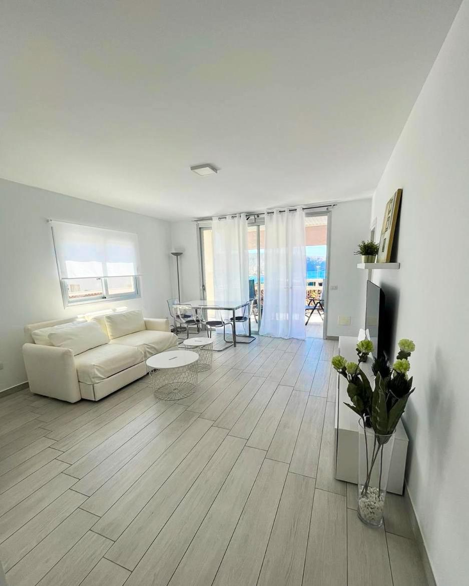 Apartament The White Heart House - Attic Sea View Los Cristianos  Zewnętrze zdjęcie