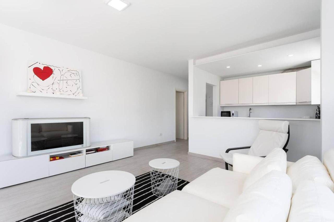 Apartament The White Heart House - Attic Sea View Los Cristianos  Zewnętrze zdjęcie